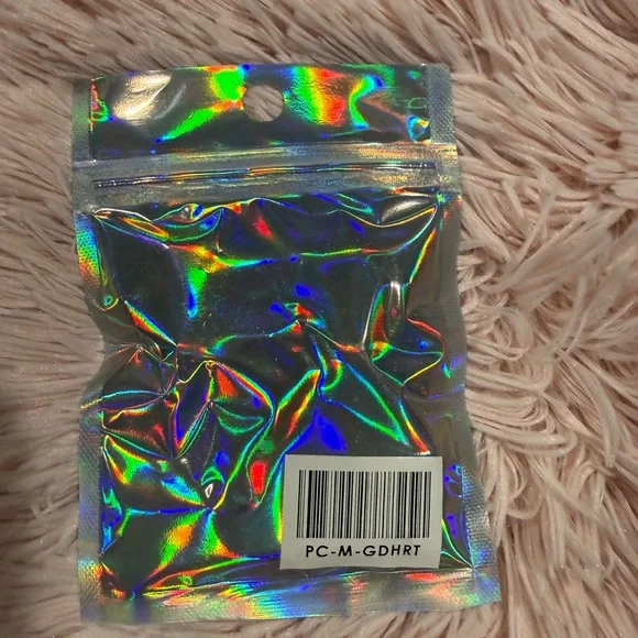 Velvet Caviar Gold Metallic Heart Phone Charm - Picture 5 of 11